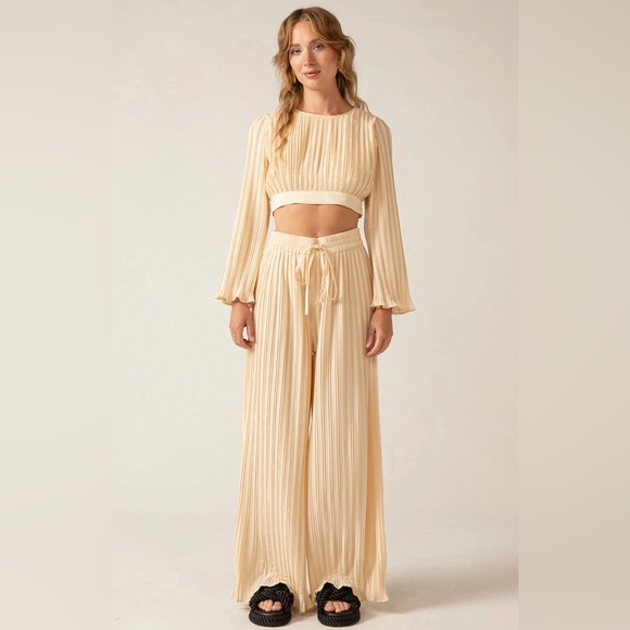 Rue stiic wide leg flowy pants, size small, color cream off white. - Picture 1 of 8